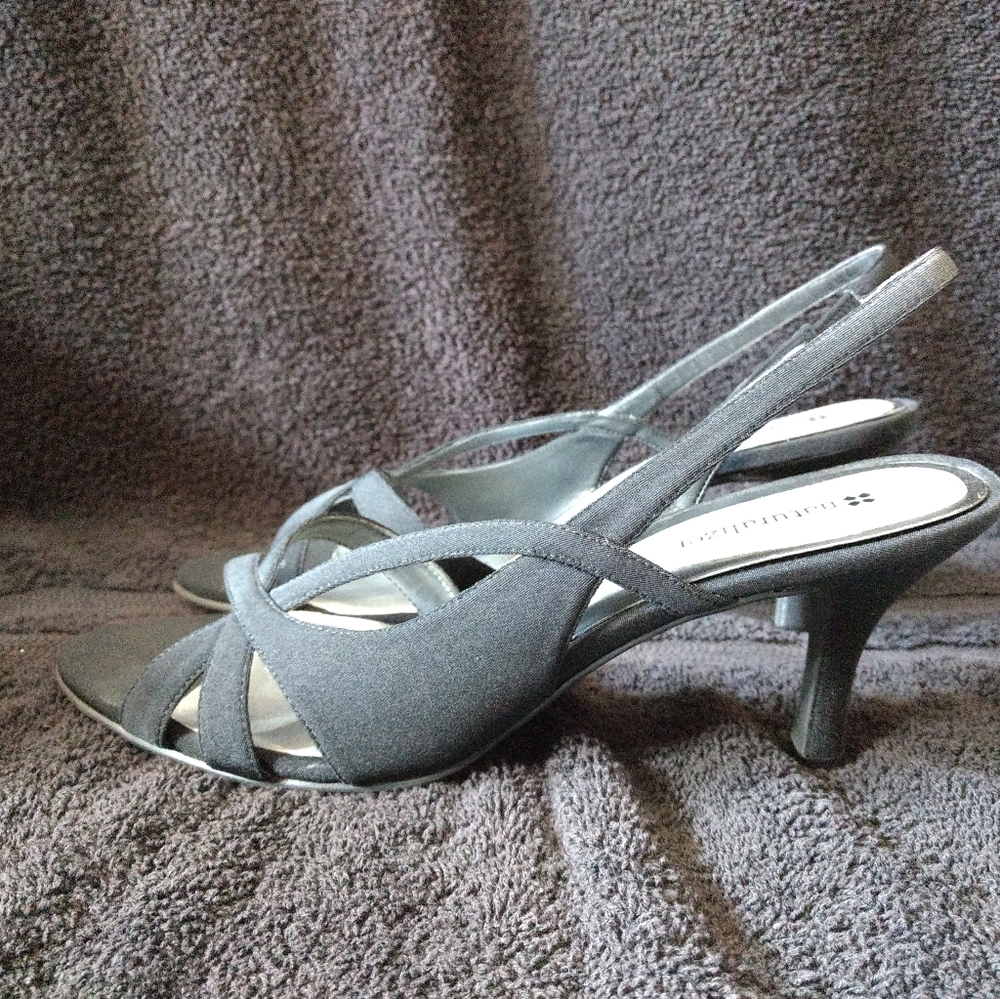 *Naturalizer Black Heels* - Picture 5 of 11